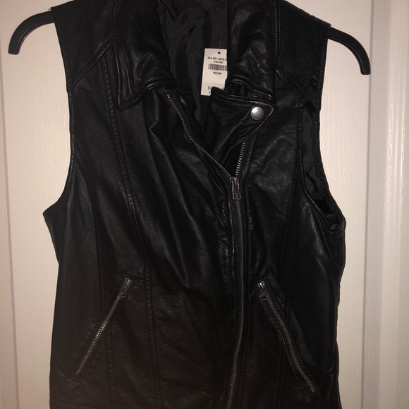 Crest Canyon Faux Leather Biker Vest - Picture 2 of 7